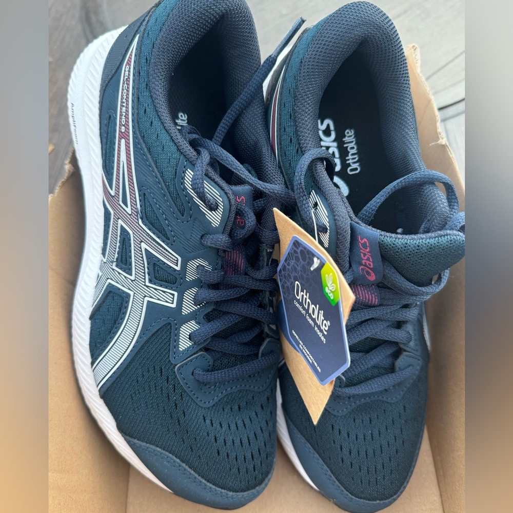 New with tags running shoes! - Picture 6 of 6